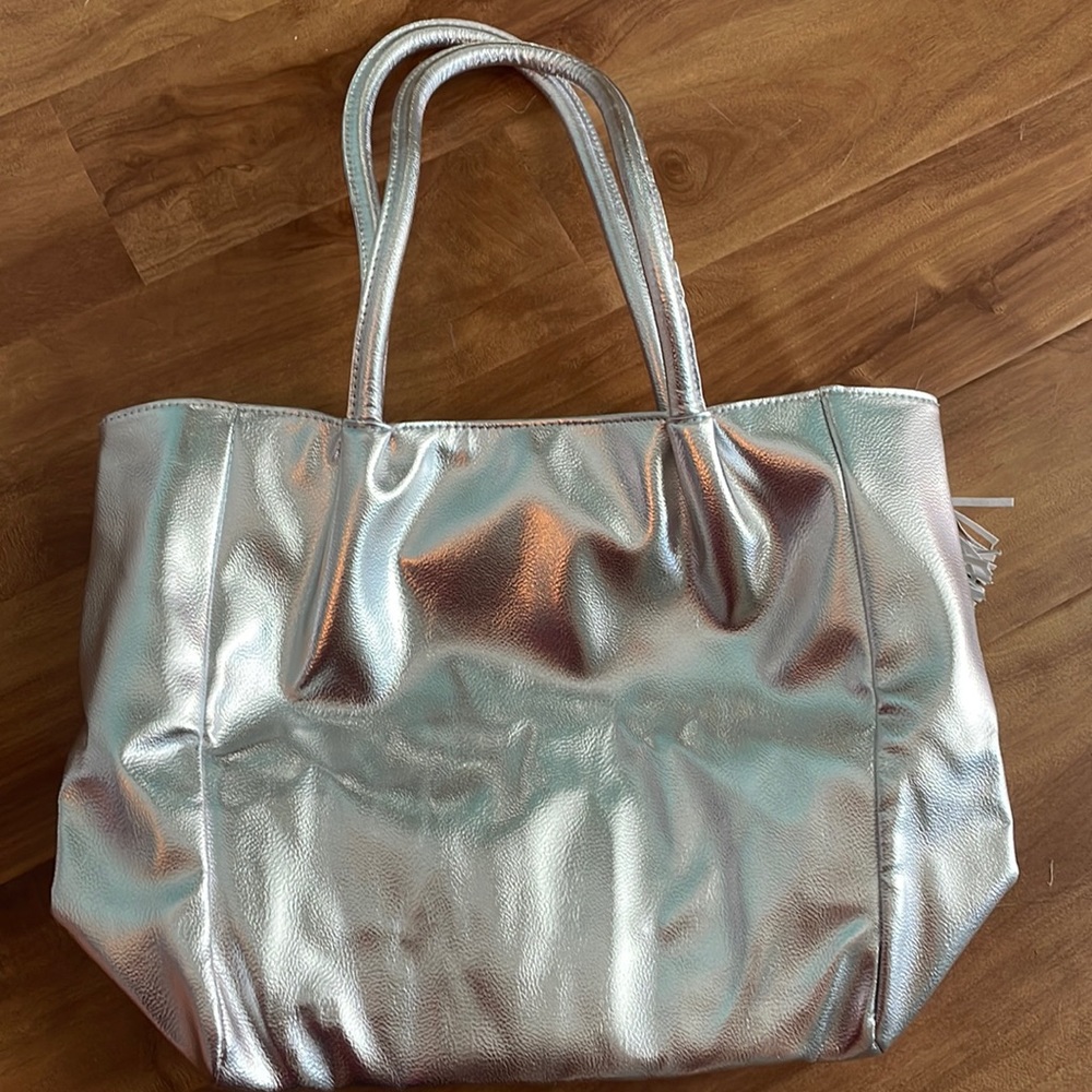 Cute NEW large silver tote bag/purse